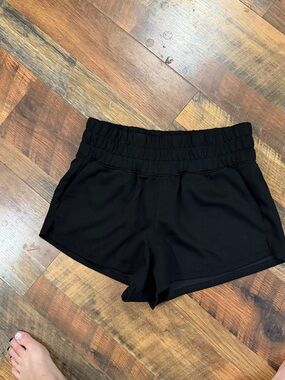 Zenana Outfitters Black Elastic-Waist Athletic Shorts